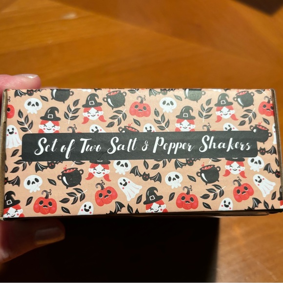 French Bulldog Salt & Pepper Shakers - Picture 2 of 6